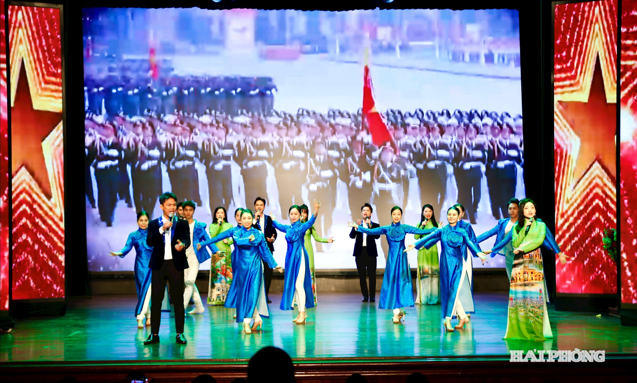 Chương trình văn nghệ chào mừng tại lễ tổng kết, trao giải.