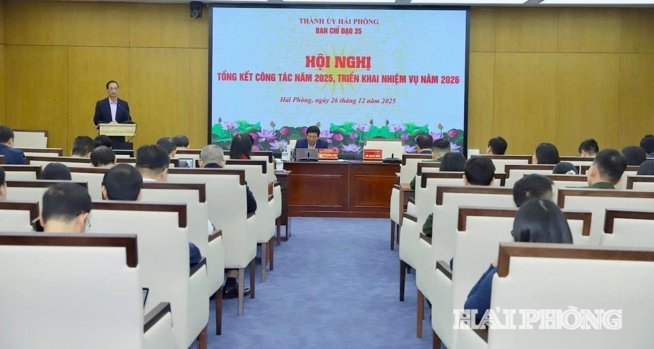 Đồng chí Đỗ Mạnh Hiến, Phó bí thư Thường trực Thành ủy, Trưởng Ban Chỉ đạo 35 Thành ủy phát biểu tại hội nghị. Ảnh: VŨ HAI