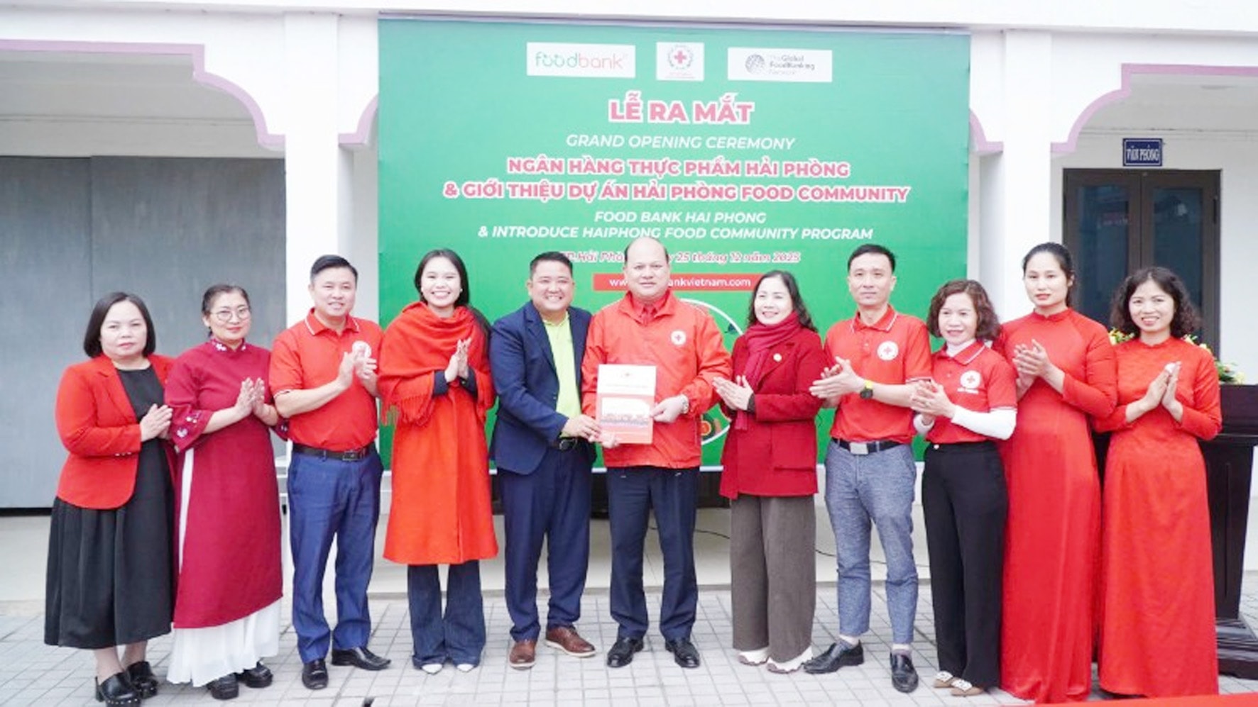 Ra mắt Ngân hàng thực phẩm Hải Phòng (Food Bank Hải Phòng). Ảnh: Báo Nhân Dân