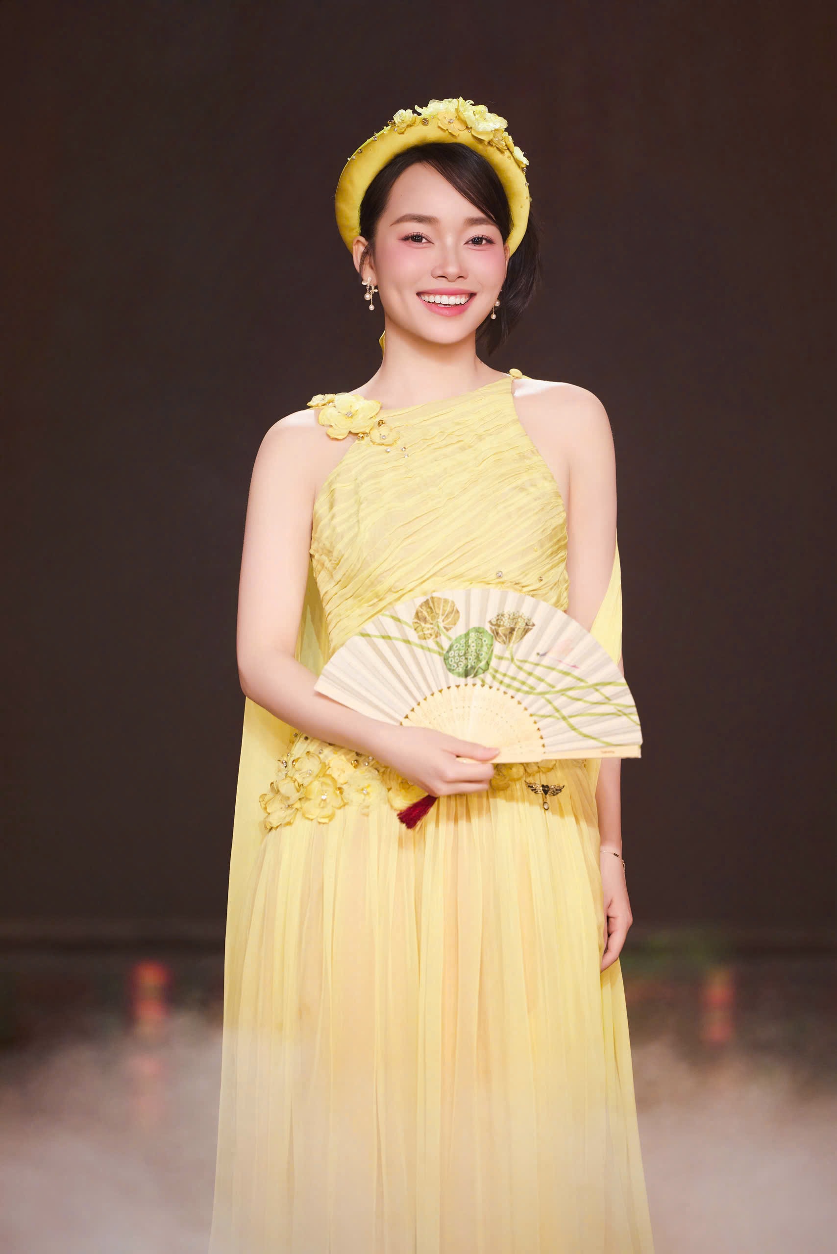 Quán quân Tuyệt đỉnh song ca Võ Phương Thủy đưa dân ca đến gần hơn với khán giả trẻ - Ảnh 1.