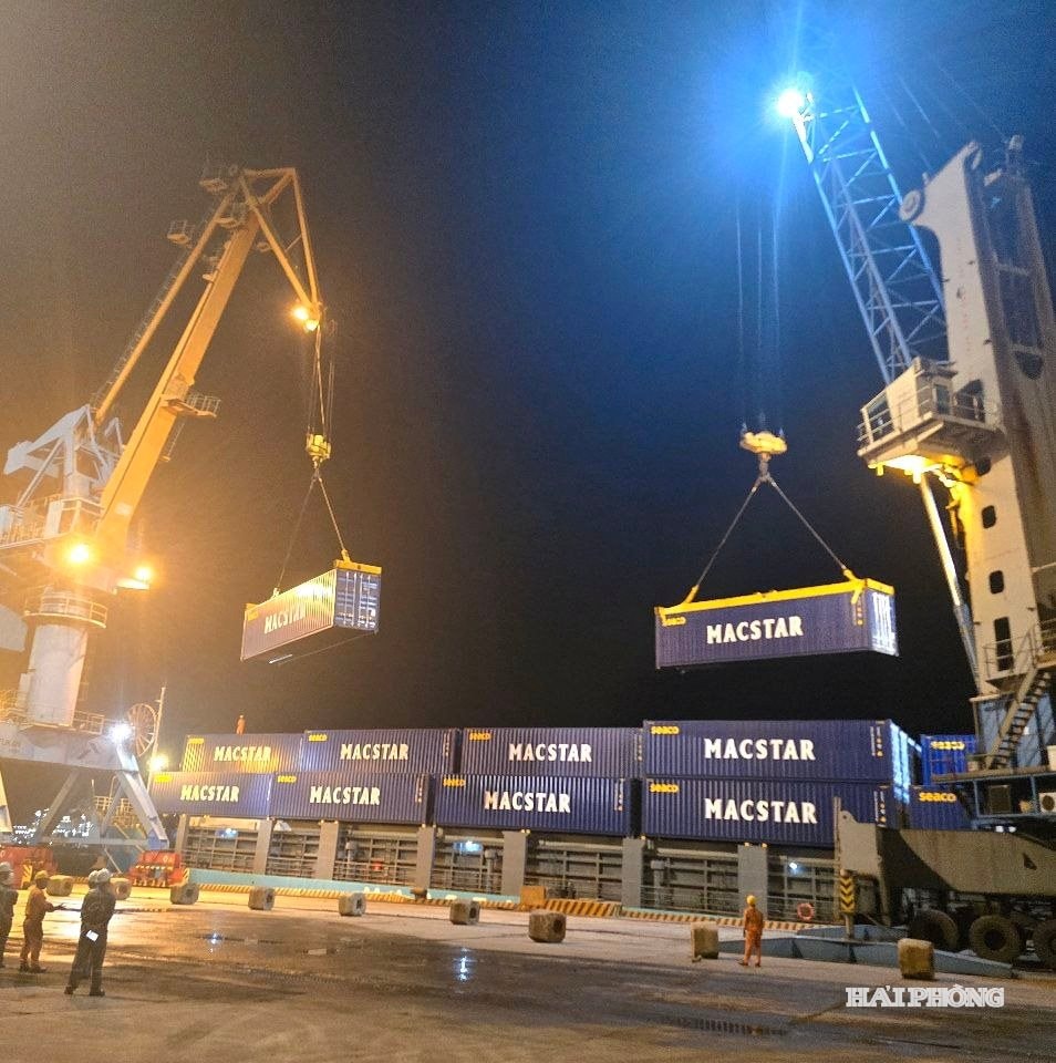 های فونگ با فرصت بزرگی برای تبدیل شدن به الگویی برای توسعه لجستیک آبراه‌های داخلی در سراسر کشور روبرو است.