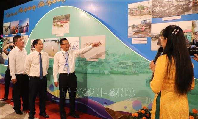 trien-lam-anh1.jpg