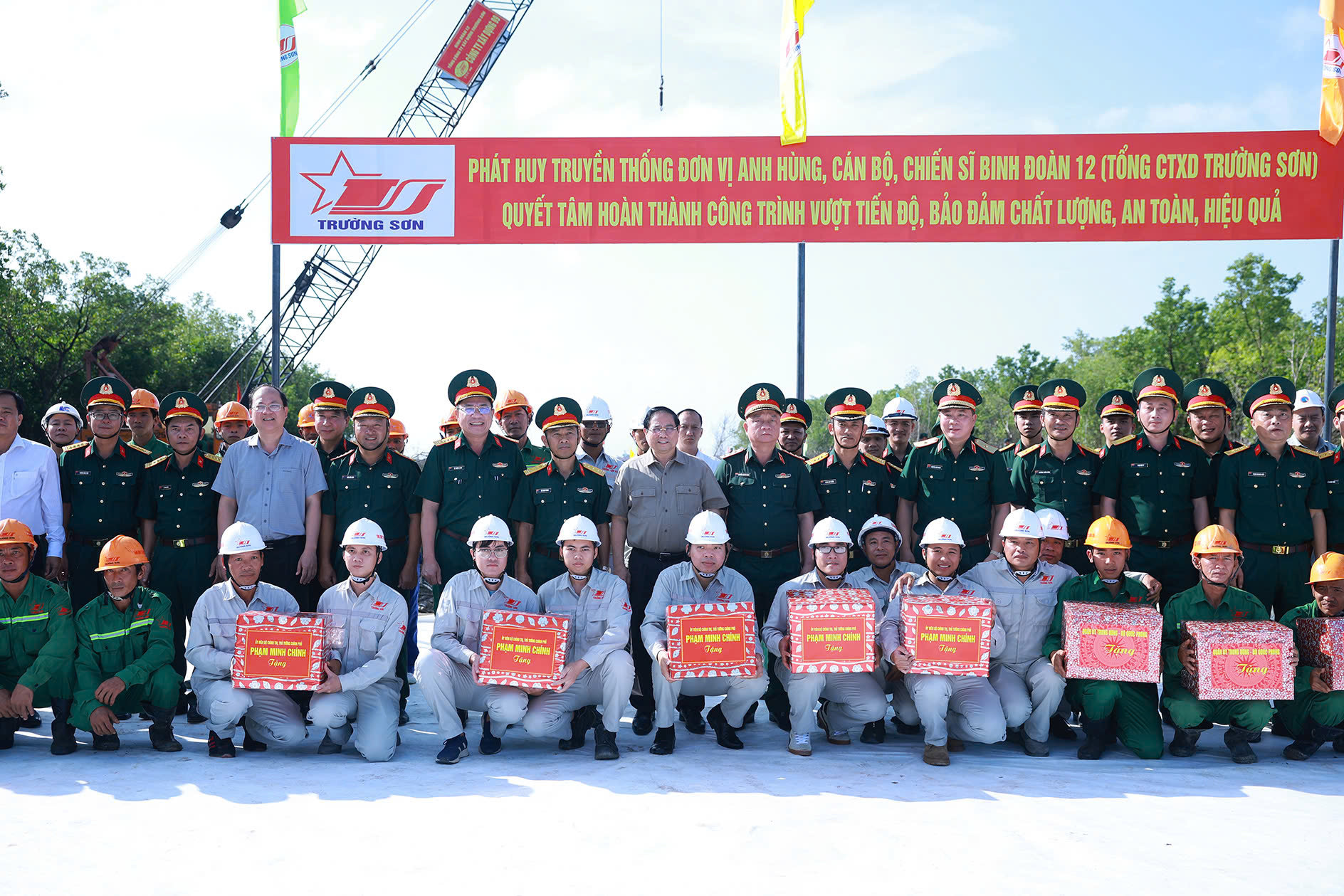 Thủ tướng kiểm tra, đôn đốc một số dự án hạ tầng chiến lược tại Cà Mau- Ảnh 5. Thủ tướng kiểm tra, đôn đốc một số dự án hạ tầng chiến lược tại Cà Mau- Ảnh 5.