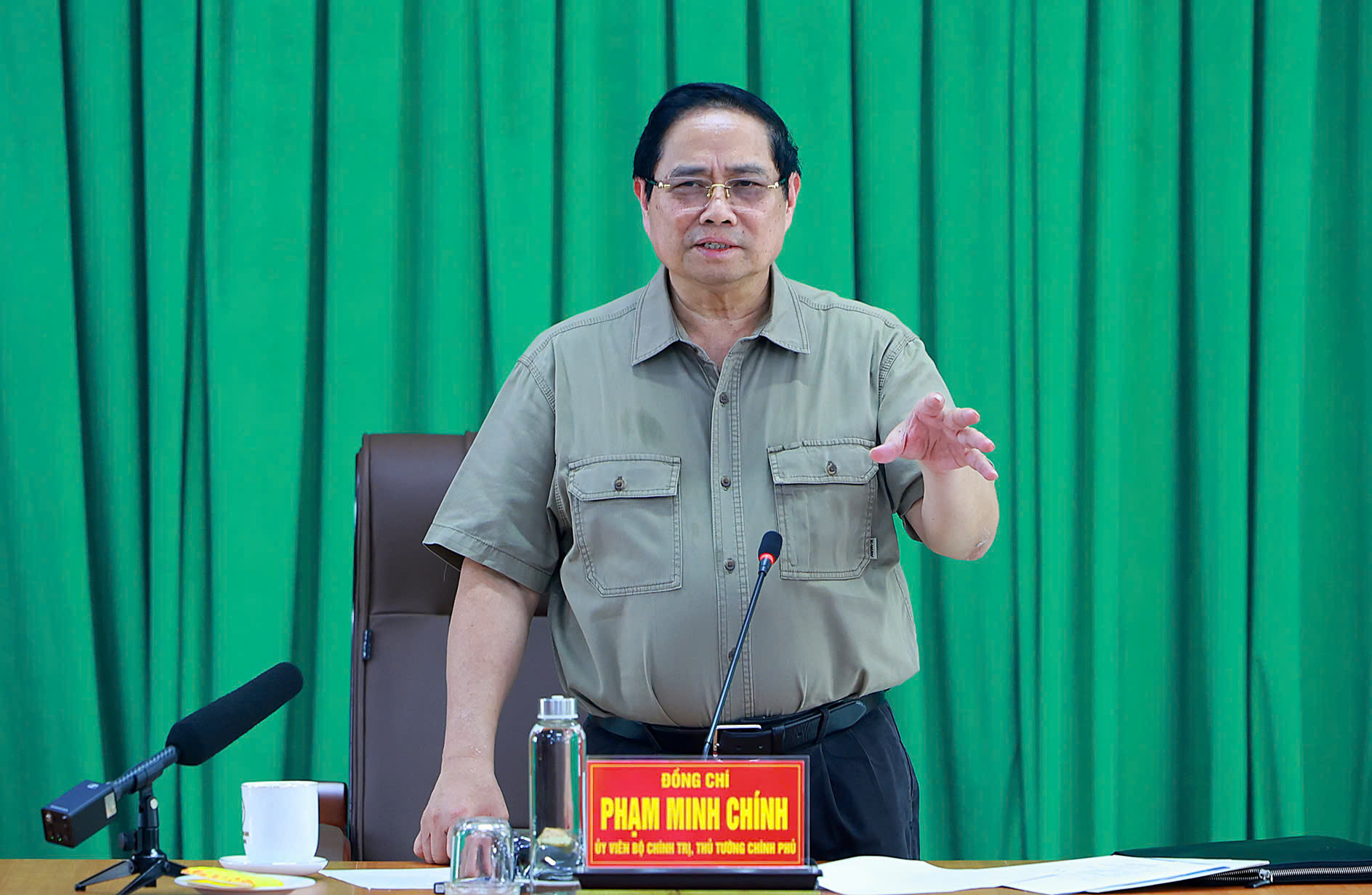 Thủ tướng kiểm tra, đôn đốc một số dự án hạ tầng chiến lược tại Cà Mau- Ảnh 7. Thủ tướng kiểm tra, đôn đốc một số dự án hạ tầng chiến lược tại Cà Mau- Ảnh 7.