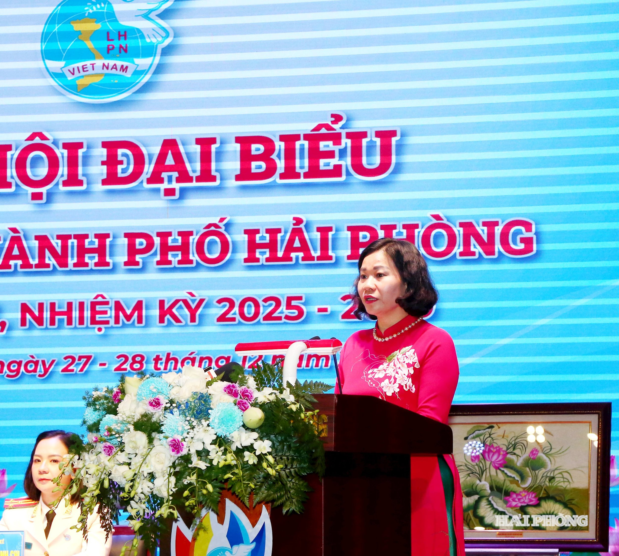 Các đồng chí Nguyễn Thị Tuyến, ủy viên Trung ương Đảng, Phó chủ Trung ương MTTQ Việt Nam, Chủ tịch Hội Liên hiệp Phụ nữ Việt Nam phát biểu