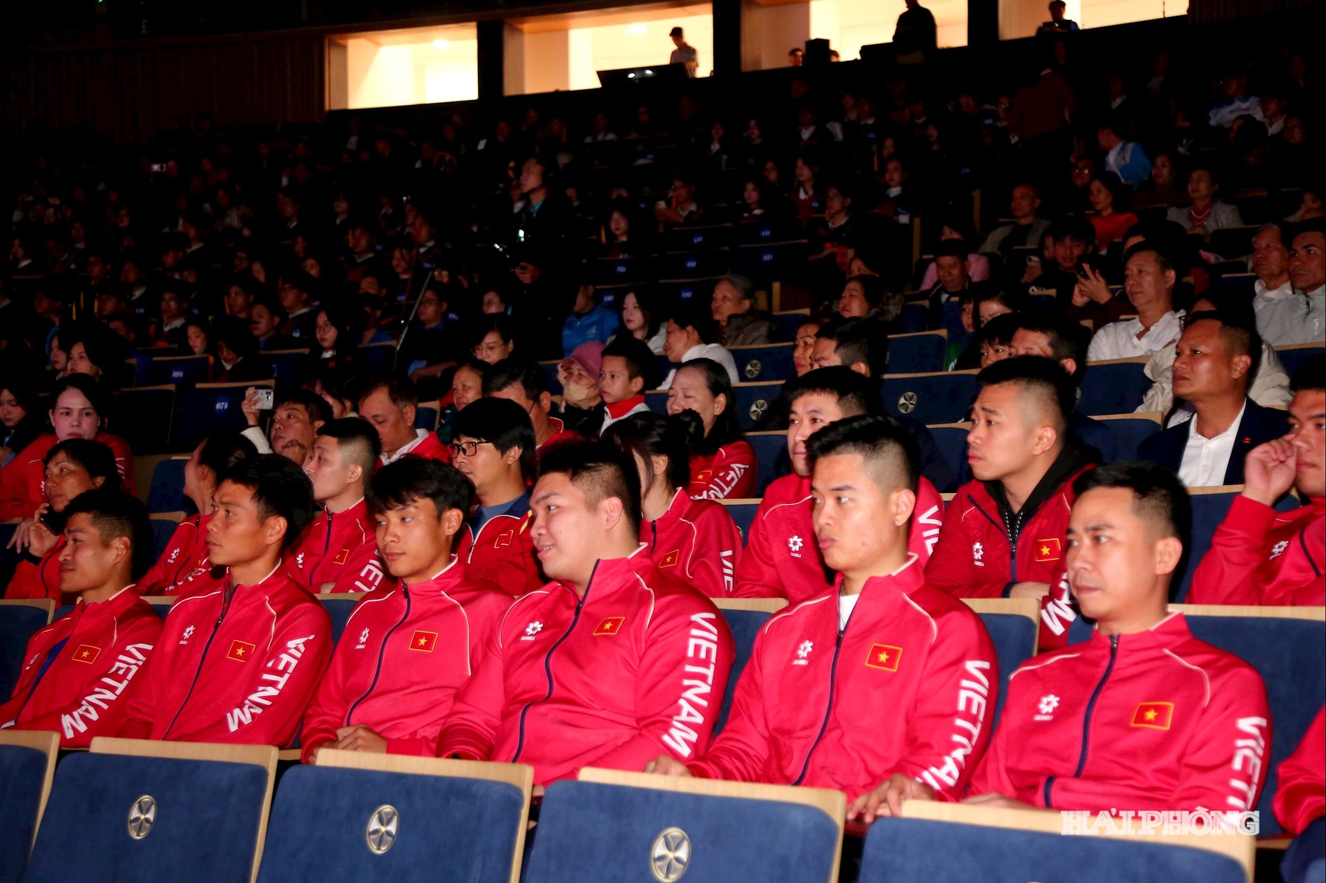 Gương mặt c&aacute;c vận động vi&ecirc;n, huấn luyện vi&ecirc;n trong lễ Biểu dương. Ảnh Đỗ Hiền