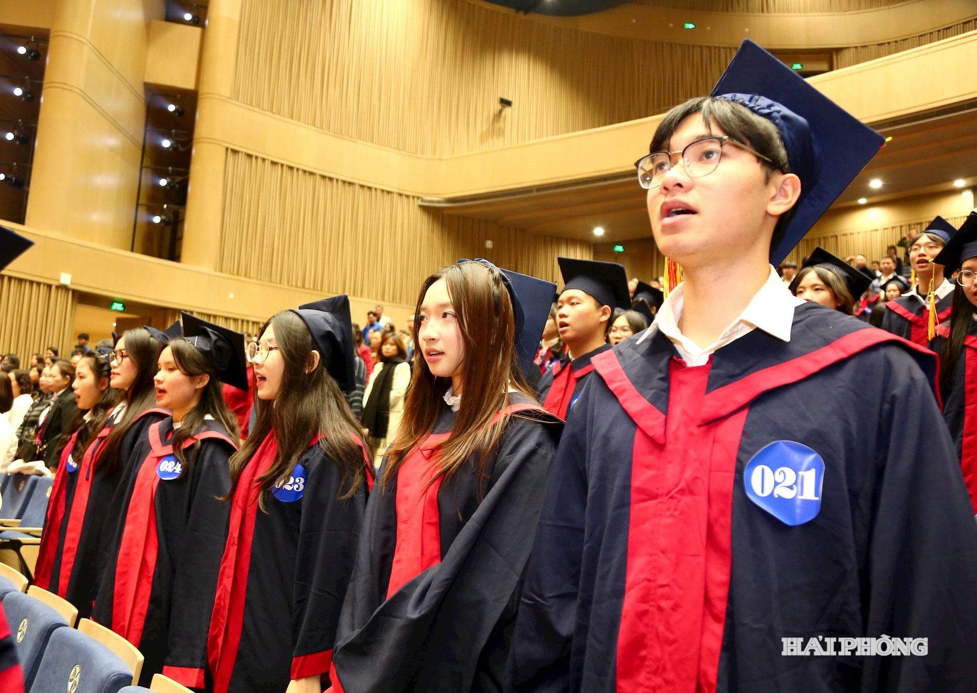 Gương mặt c&aacute;c học sinh - sinh vi&ecirc;n xuất sắc ti&ecirc;u biểu năm học 2024-2025. Ảnh Đỗ Hiền