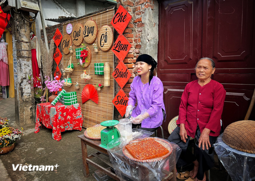 Các cơ sở kinh doanh tại các khu, điểm du lịch sẽ phải niêm yết giá công khai, bán đúng giá niêm yết... (Ảnh minh họa: Mai Mai/Vietnam+)