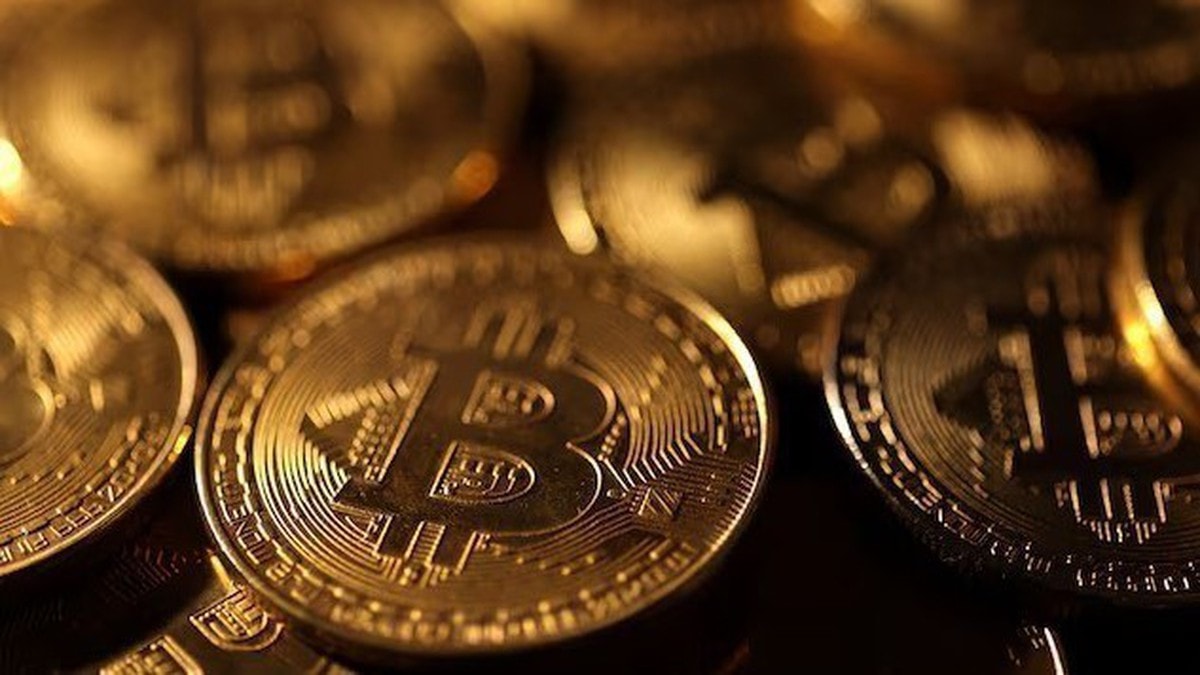 Nguy cơ nhà đầu tư phá sản khi giá bitcoin lao dốc
