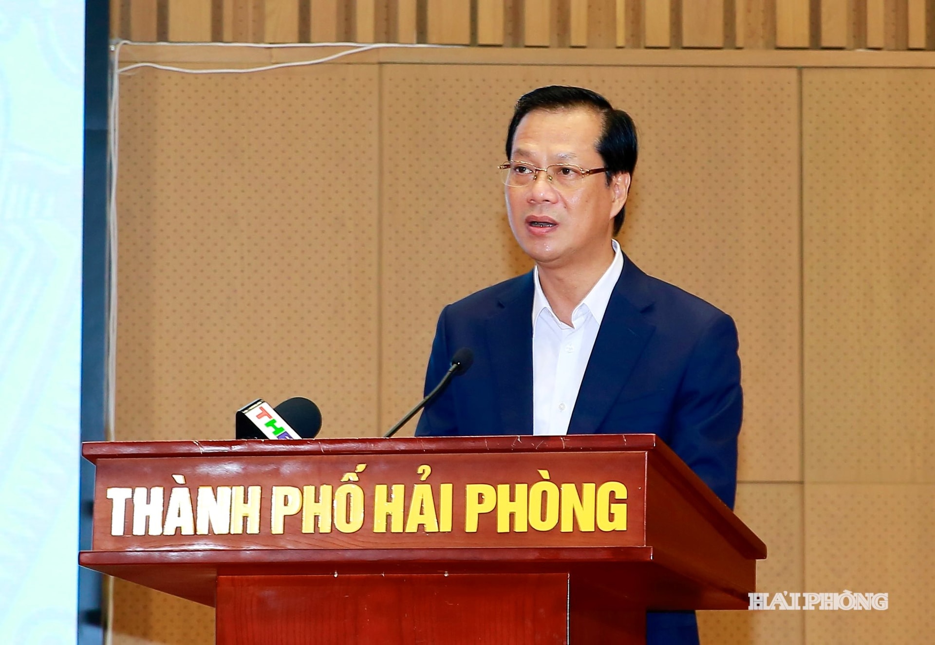 Đồng chí Nguyễn Anh Tuấn, Uỷ viên Ban Thuòng vụ Thành uỷ, Chủ nhiệm Uỷ ban Kiểm tra Thành uỷ phát biểu nhận nhiệm vụ.