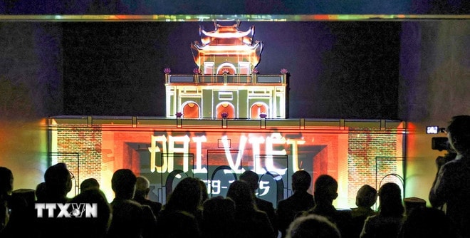 hoang-thanh-thang-long-ra-mat-vo-kinh-do-thang-long-bang-cong-nghe-3d-mapping-3.jpg
