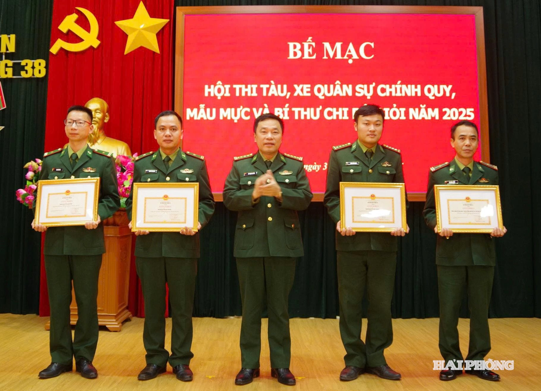 khen-thuong-11.jpg