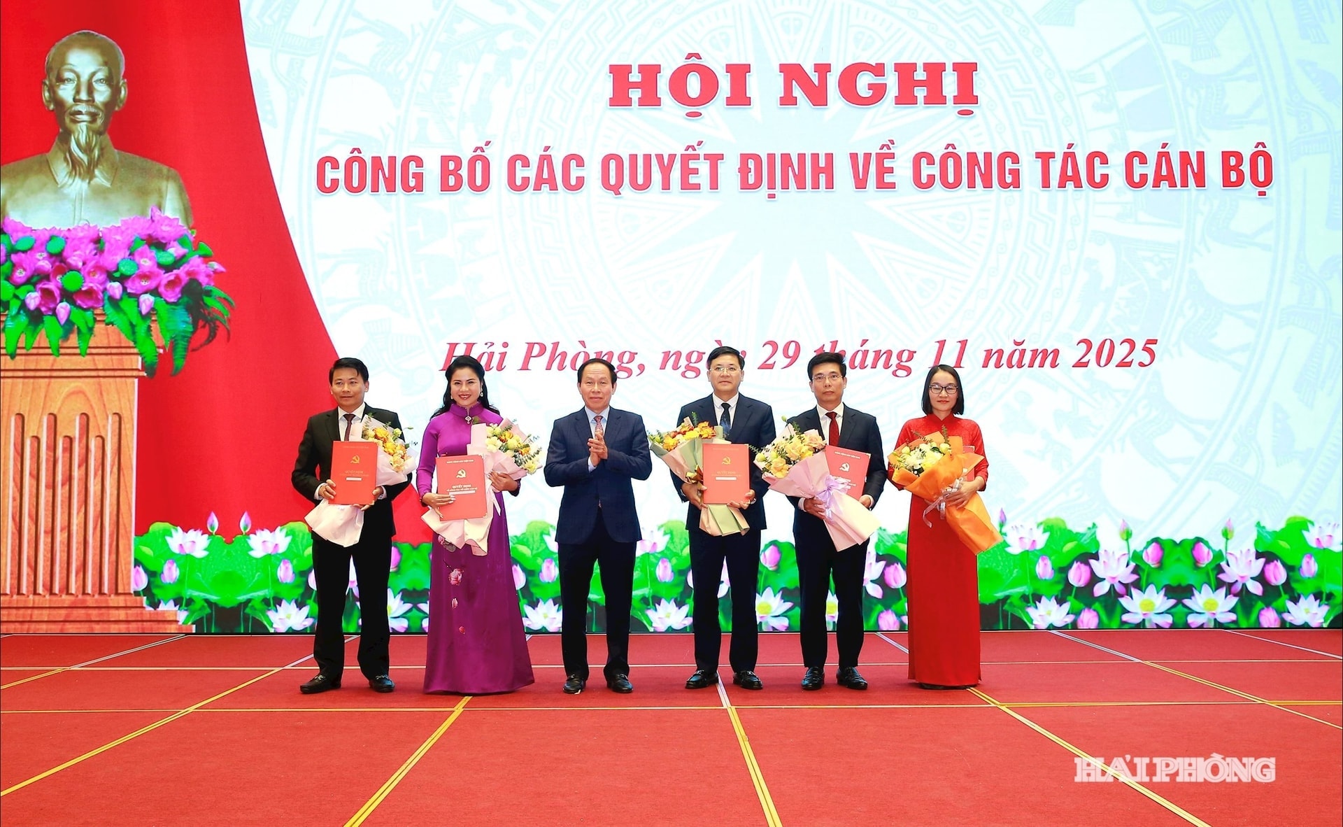 can-bo(3).jpeg