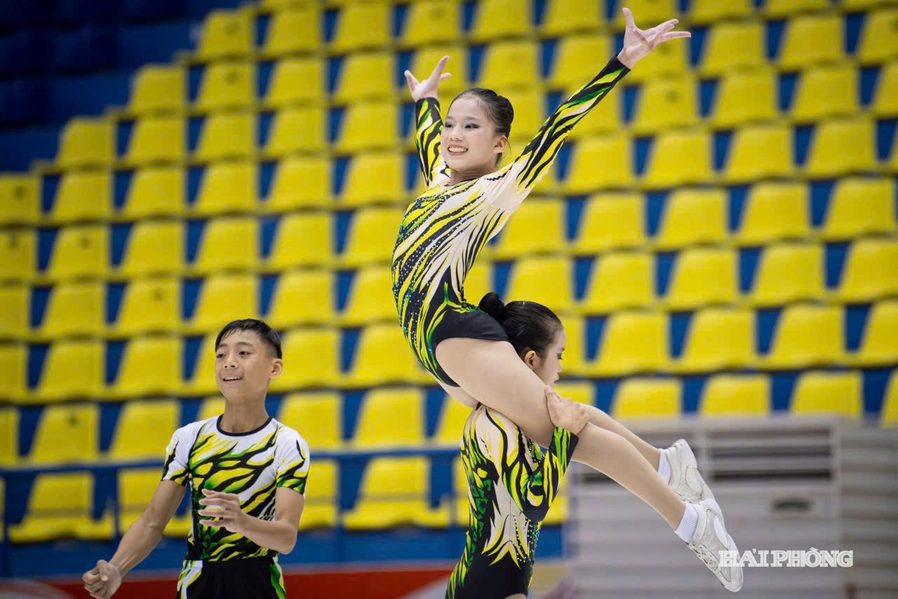 van-dong-vien-aerobic1.jpg