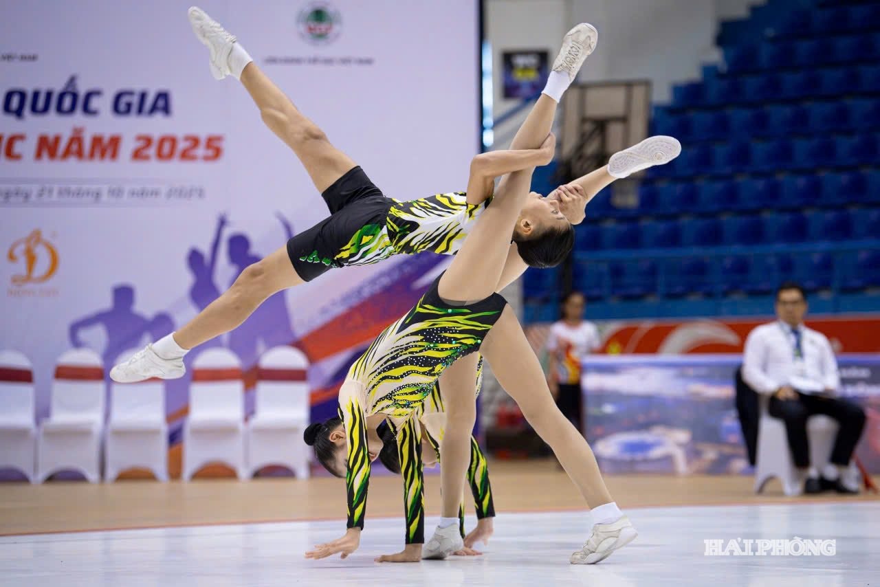 van-dong-vien-aerobic3.jpg