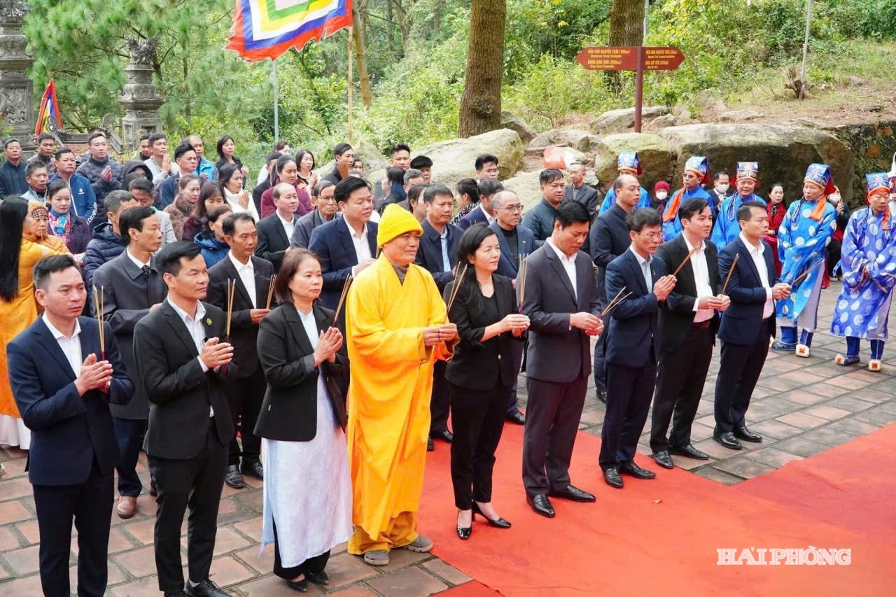 Tưởng niệm 635 năm ngày mất Tư Đồ Trần Nguyên Đán tại Côn Sơn - Kiếp Bạc