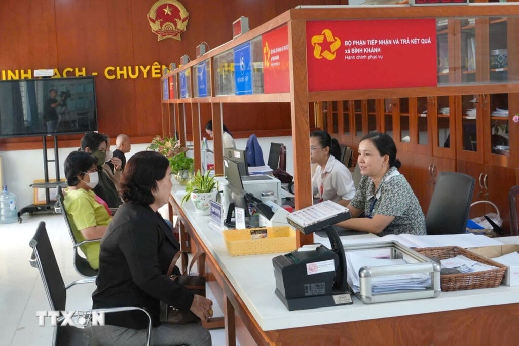 chinh-quyen-dia-phuong-2-cap.jpeg