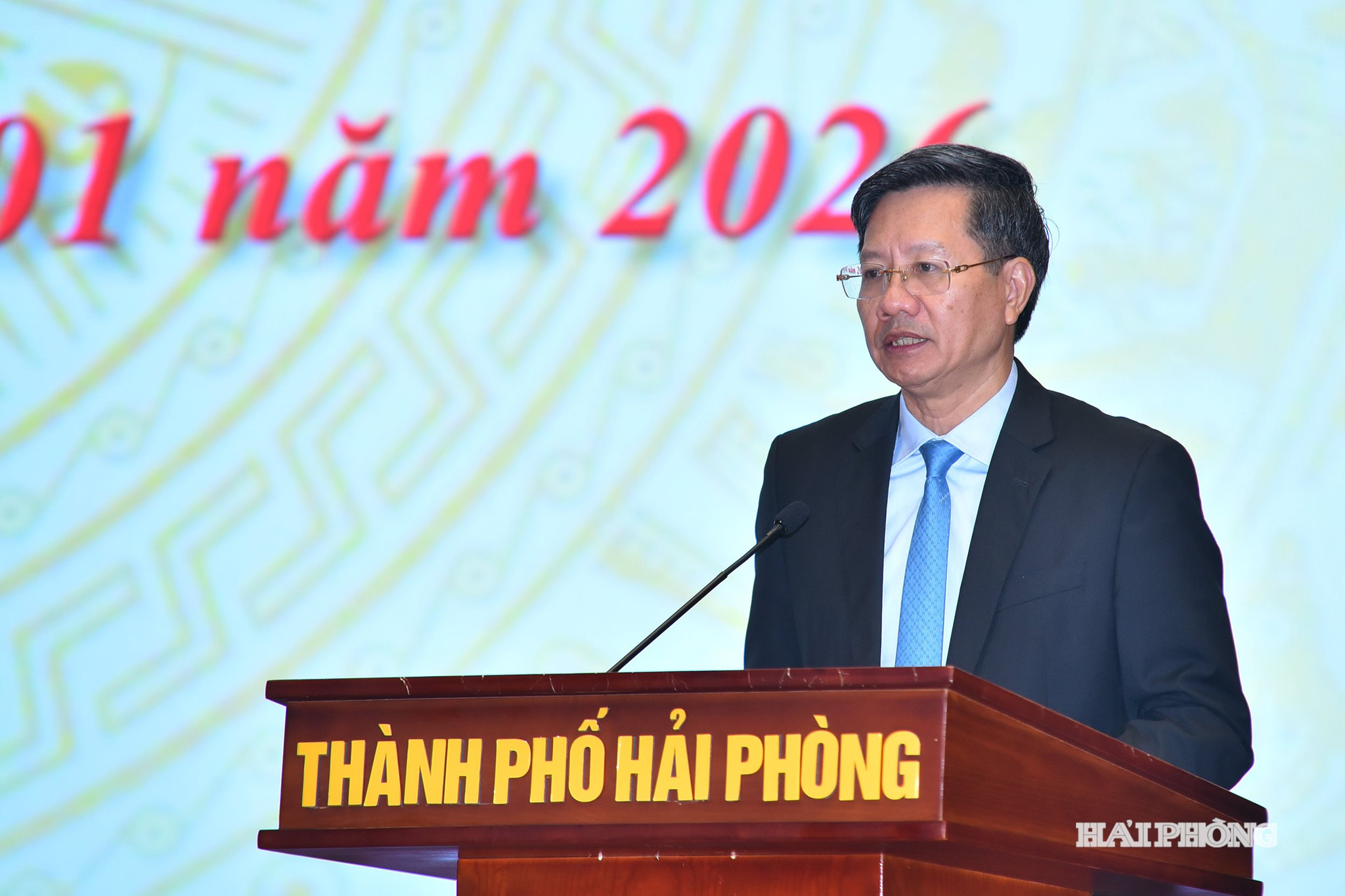 Đồng chí Lê Anh Quân, Phó chủ tịch Thường trực UBND thành phố phát biểu tại hội nghị.