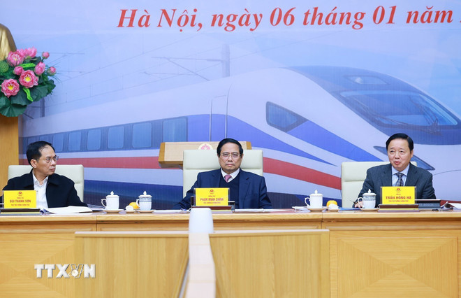Thủ tướng Phạm Minh Chính chủ trì phiên họp. (Ảnh: Dương Giang/TTXVN) ttxvn-thu-tuong-chu-tri-phien-hop-cac-du-an-quan-trong-linh-vuc-duong-sat-2.jpg