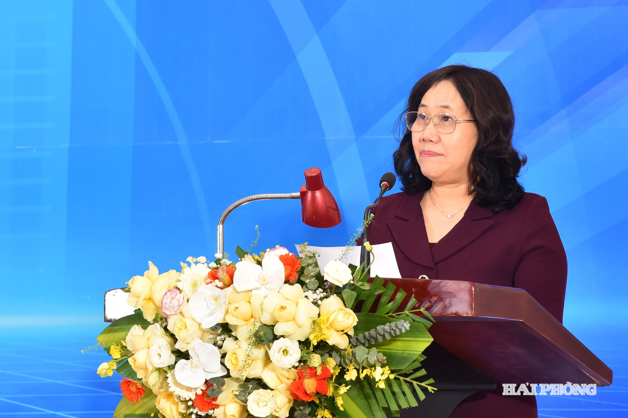 Đồng chí Nguyễn Thị Hương, Cục trưởng Cục Thống kê phát biểu tại lễ ra quân.