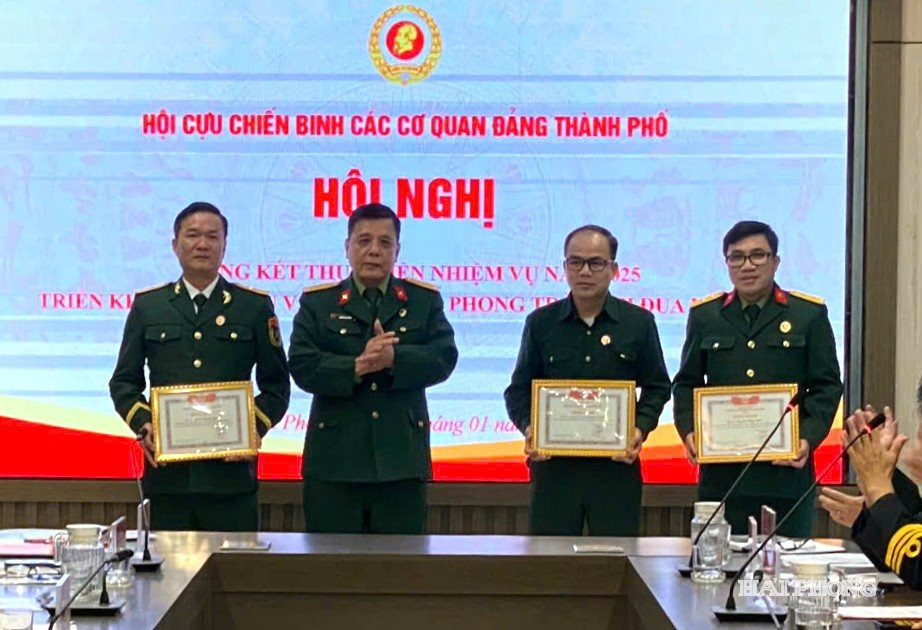cuu-chien-binh-1.jpg