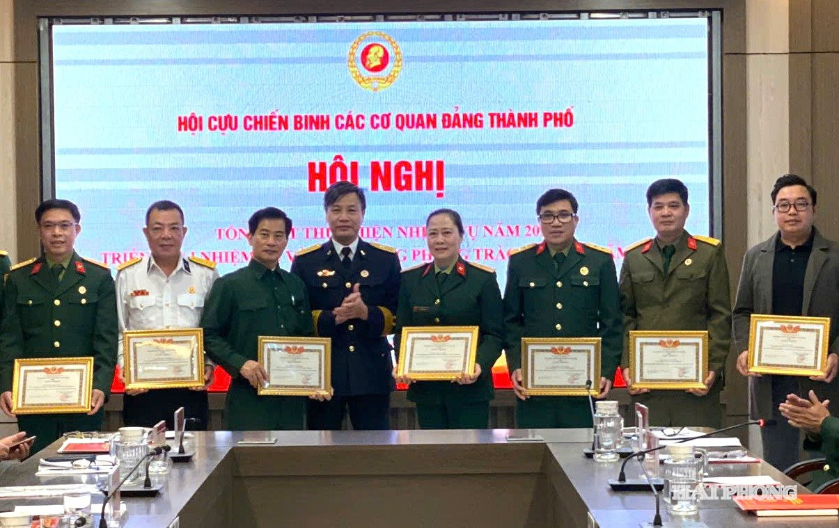 cuu-chien-binh-2.jpg