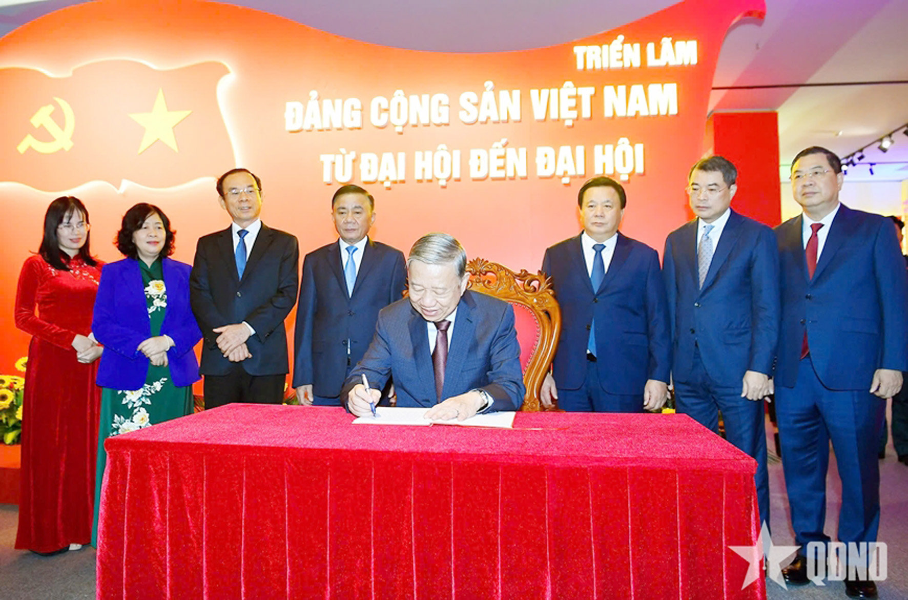 trien lam 3