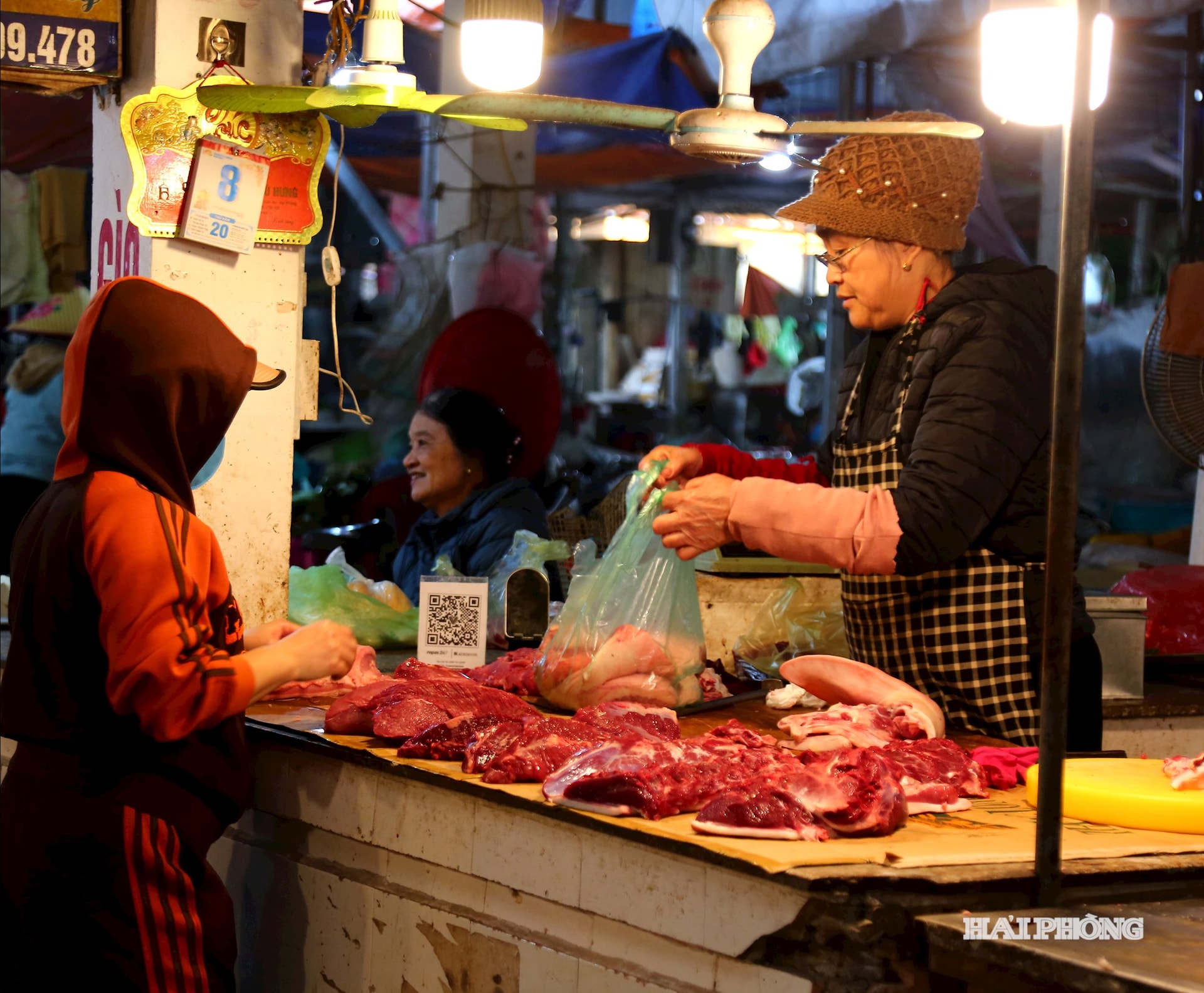 تازه ساعت ۵ صبح بیست و هفتمین روز سال نو قمری است.