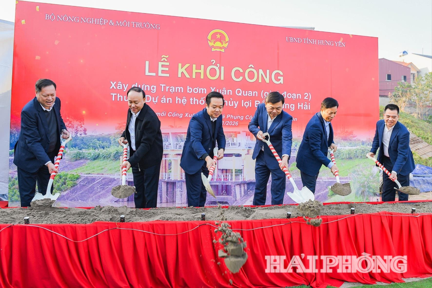 le-khoi-cong(1).jpg