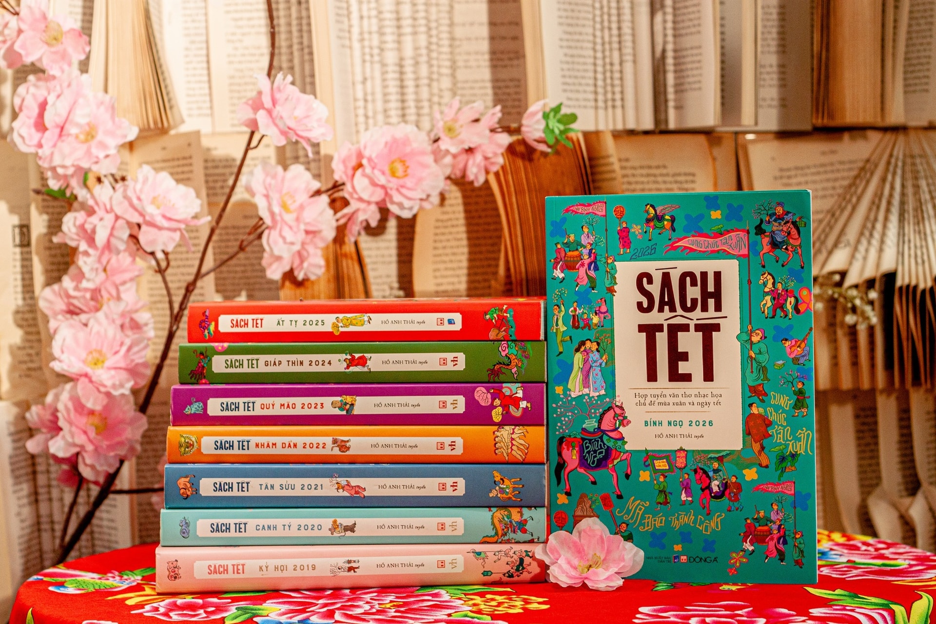 Sách Tết - gọi thức mùa xuân - Ảnh 1.