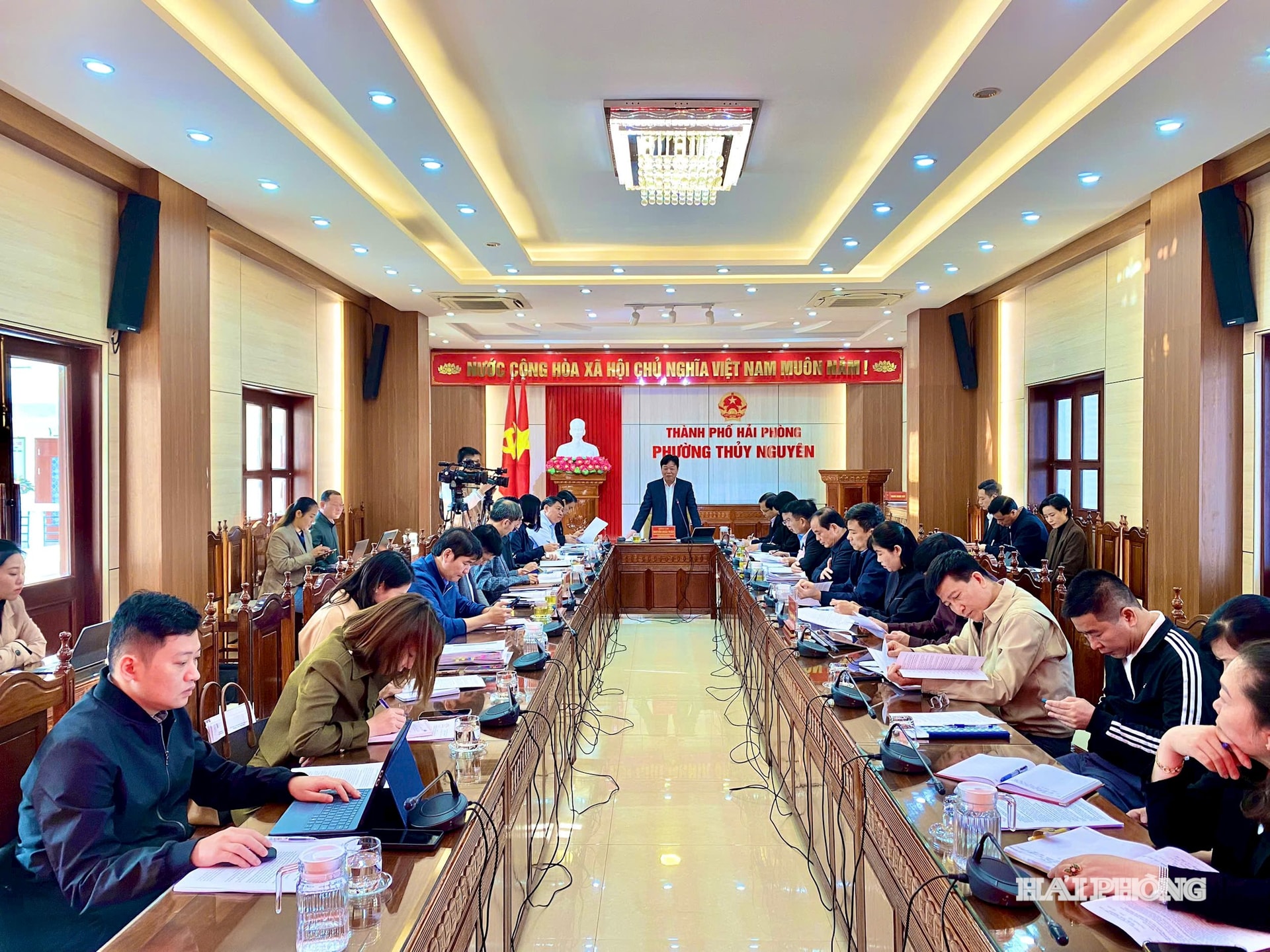 Quang cảnh cuộc giám sát bàu cử tại phường Thủy Nguyên