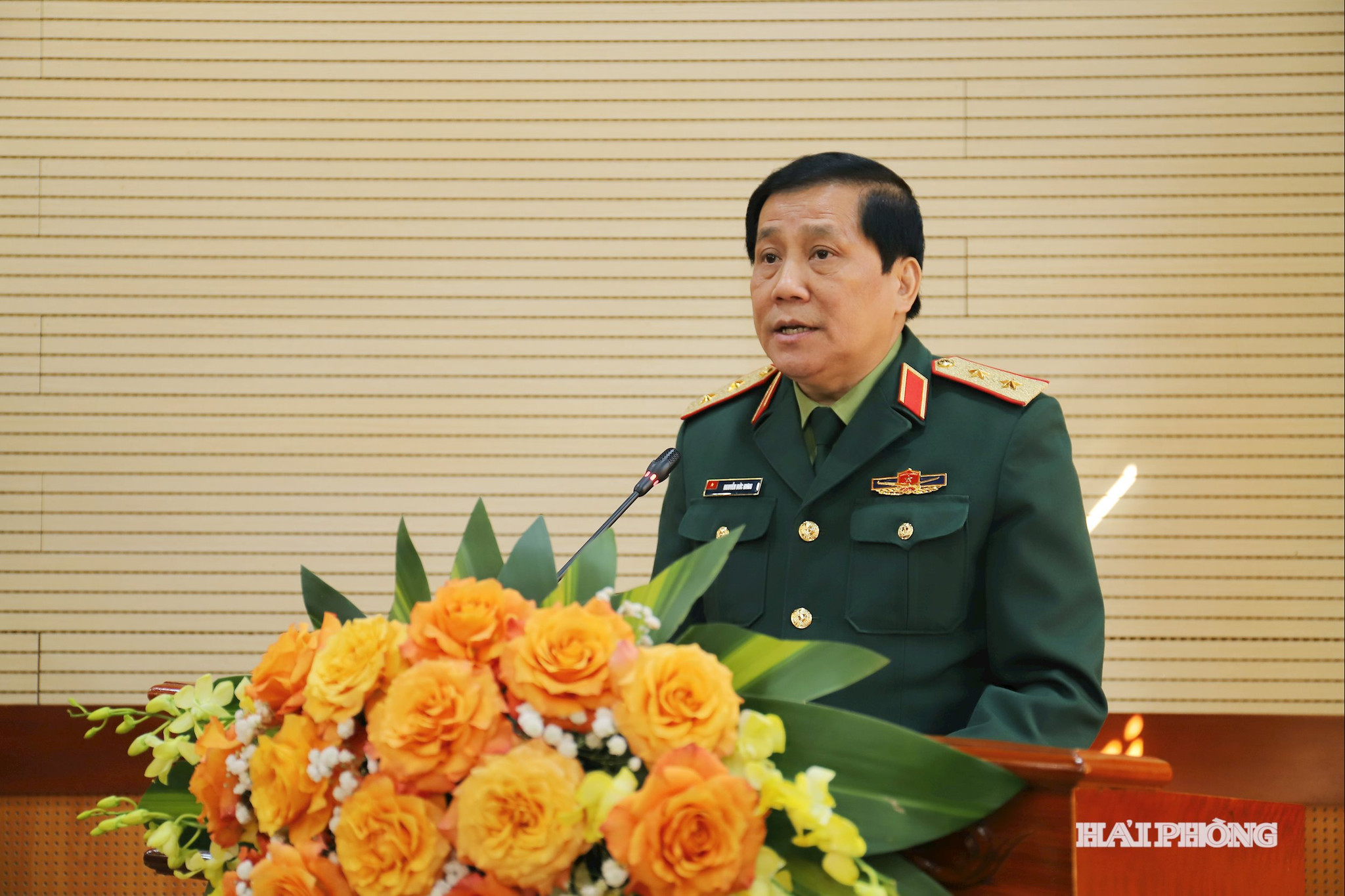 Trung tướng Nguyễn Đức Hưng, Bí thư Đảng ủy, Chính ủy Quân khhu 3 chủ trì hội nghị