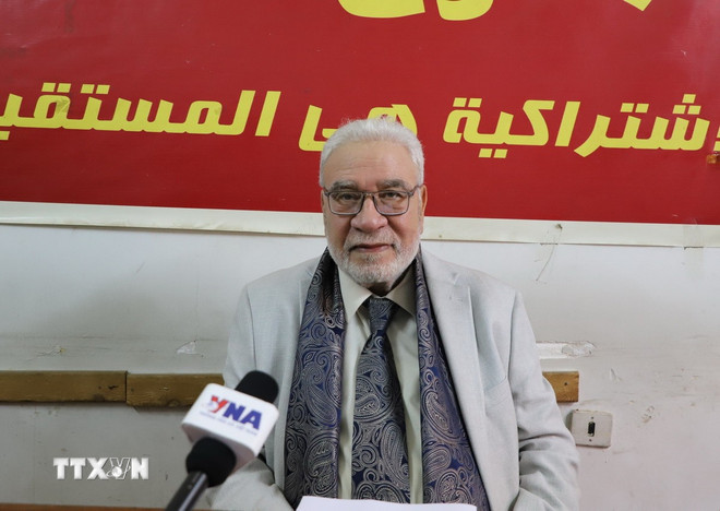 Tổng Bí thư Đảng Cộng sản Ai Cập Salah Adly Abdelhafiz trả lời phỏng vấn TTXVN tại Cairo (Ai Cập). (Ảnh: Nguyễn Trường/TTXVN) ttxvn-salah-adly-abdelhafiz-1.jpg