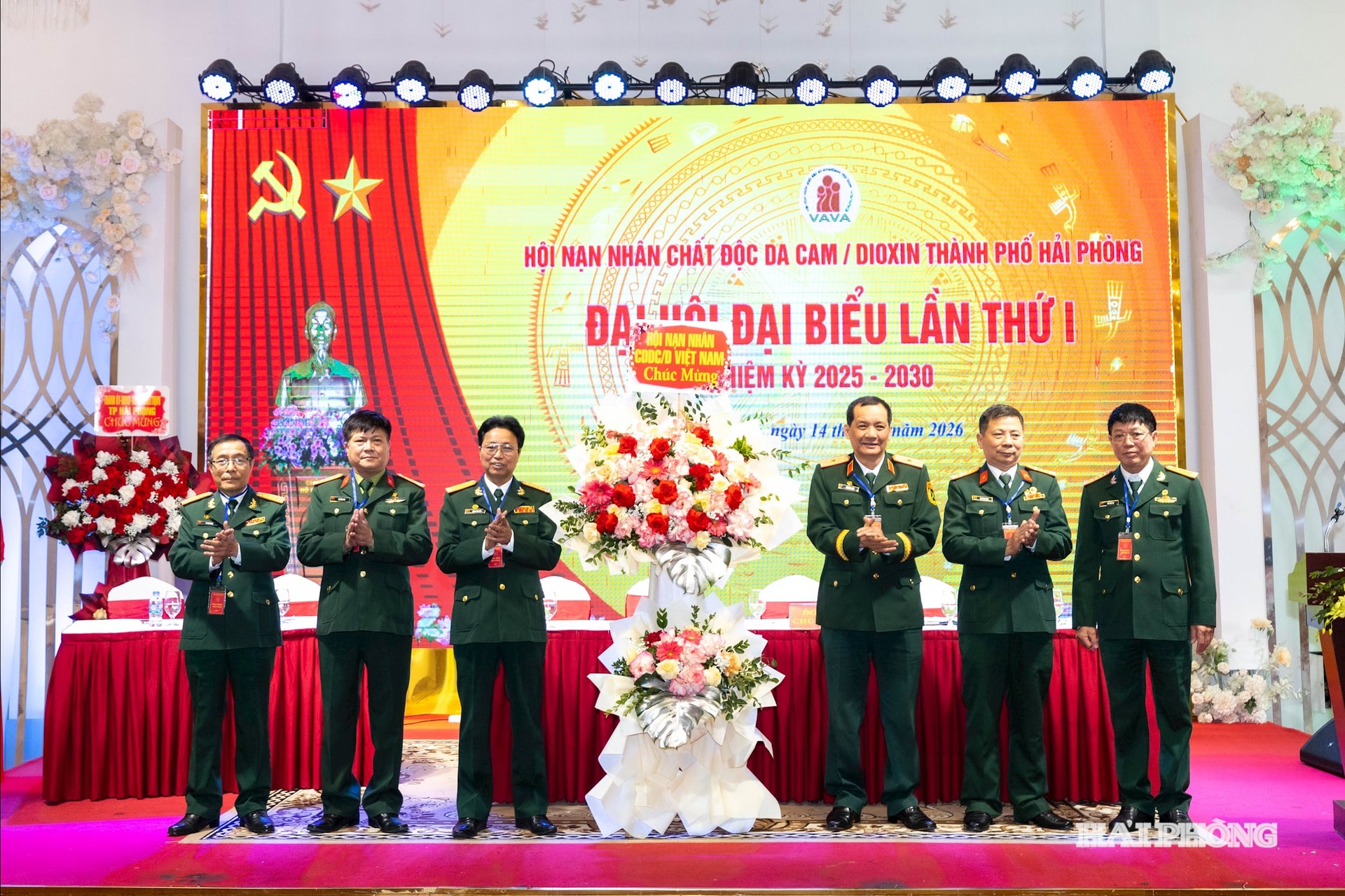 dai-hoi-da-cam-1.jpg