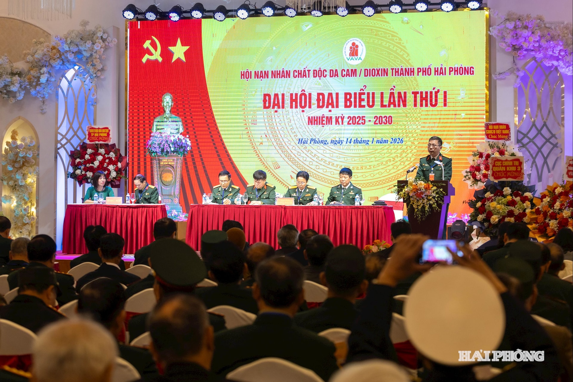dai-hoi-da-cam-2.jpg