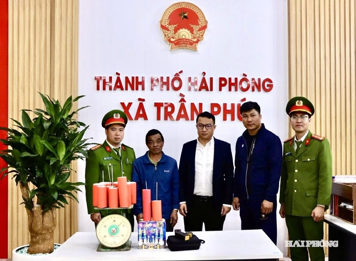 giao-nop-phao-no.jpg