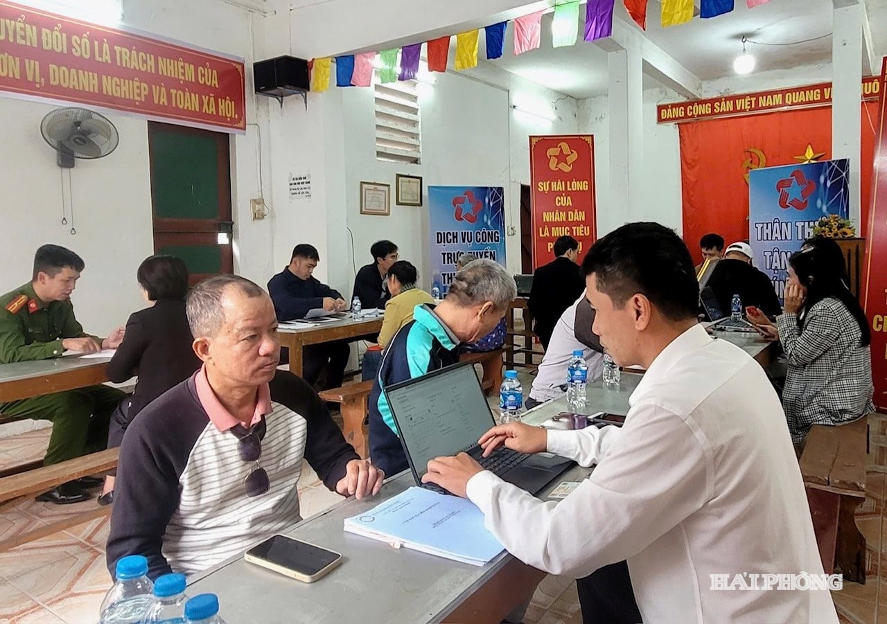 can-bo-an-khanh-1.jpg