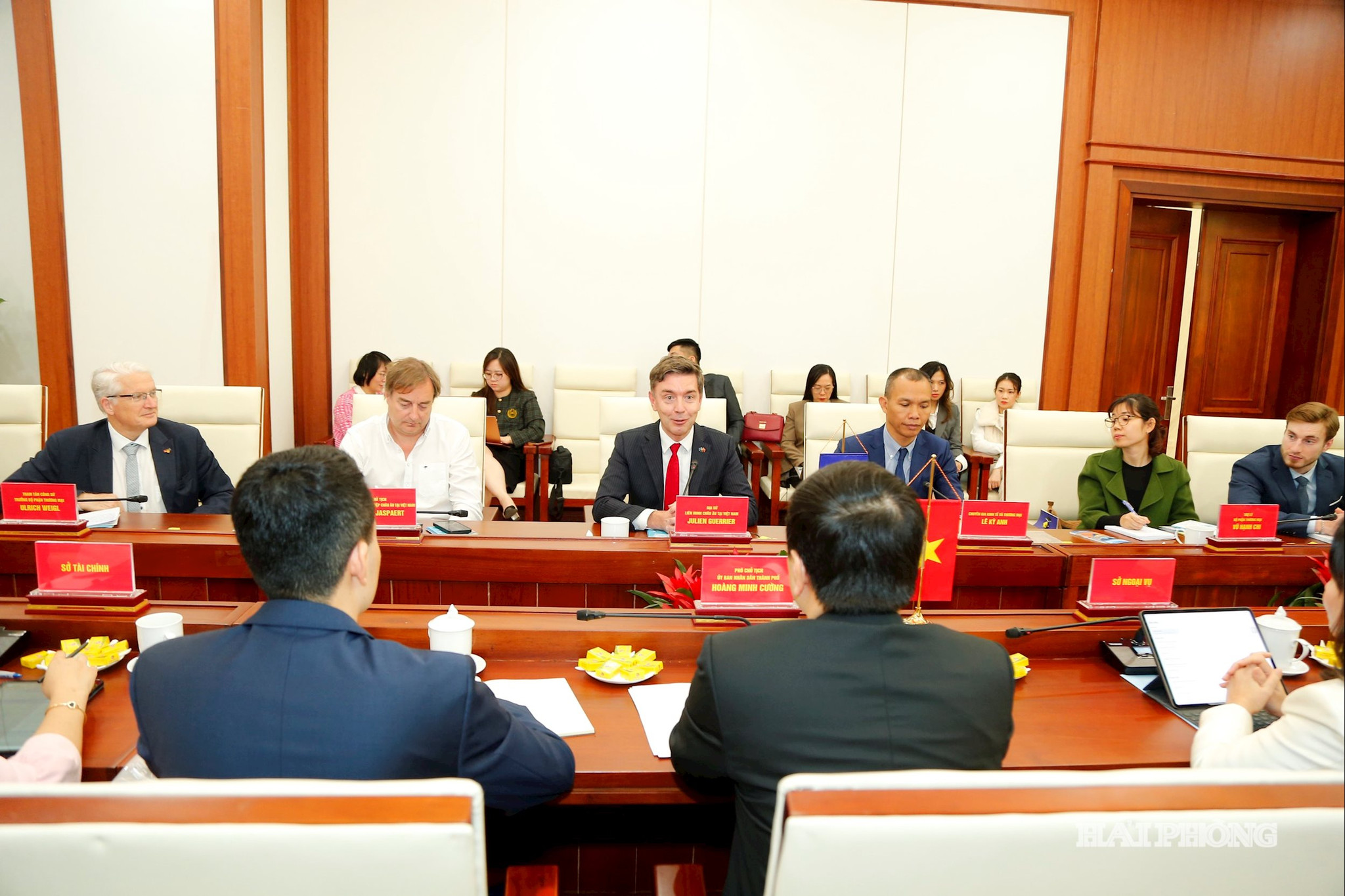 quang-canh2.jpg