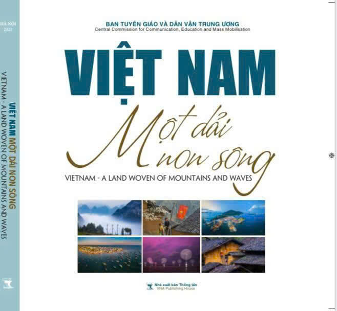 Nhà xuất bản Thông tấn ra mắt bộ 3 sách ảnh chào mừng Đại hội XIV của Đảng - Ảnh 3. Nhà xuất bản Thông tấn ra mắt bộ 3 sách ảnh chào mừng Đại hội XIV của Đảng - Ảnh 3.