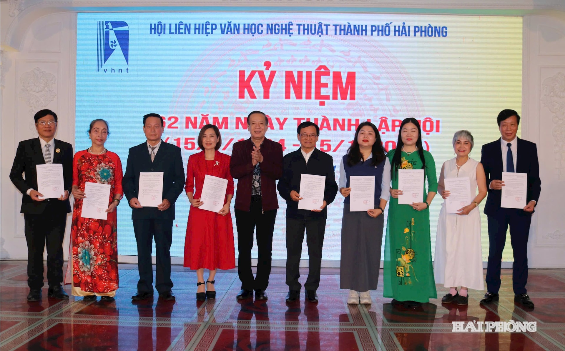 Trao giải Tác phẩm hay