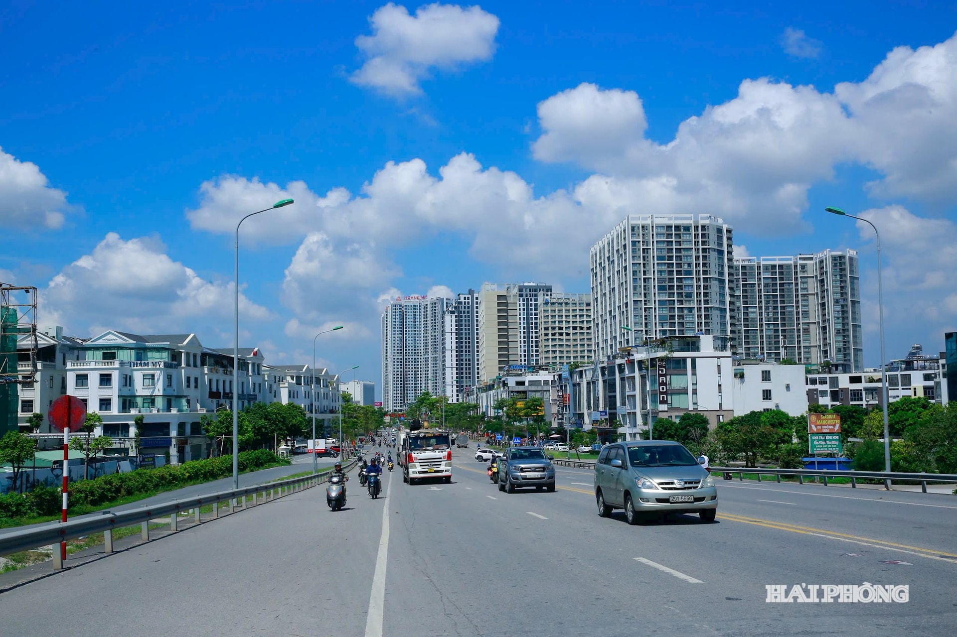 Hạ tầng đô thị của Hải Phòng phát triển vượt bậc những năm qua. Ảnh: DUY THÍNH