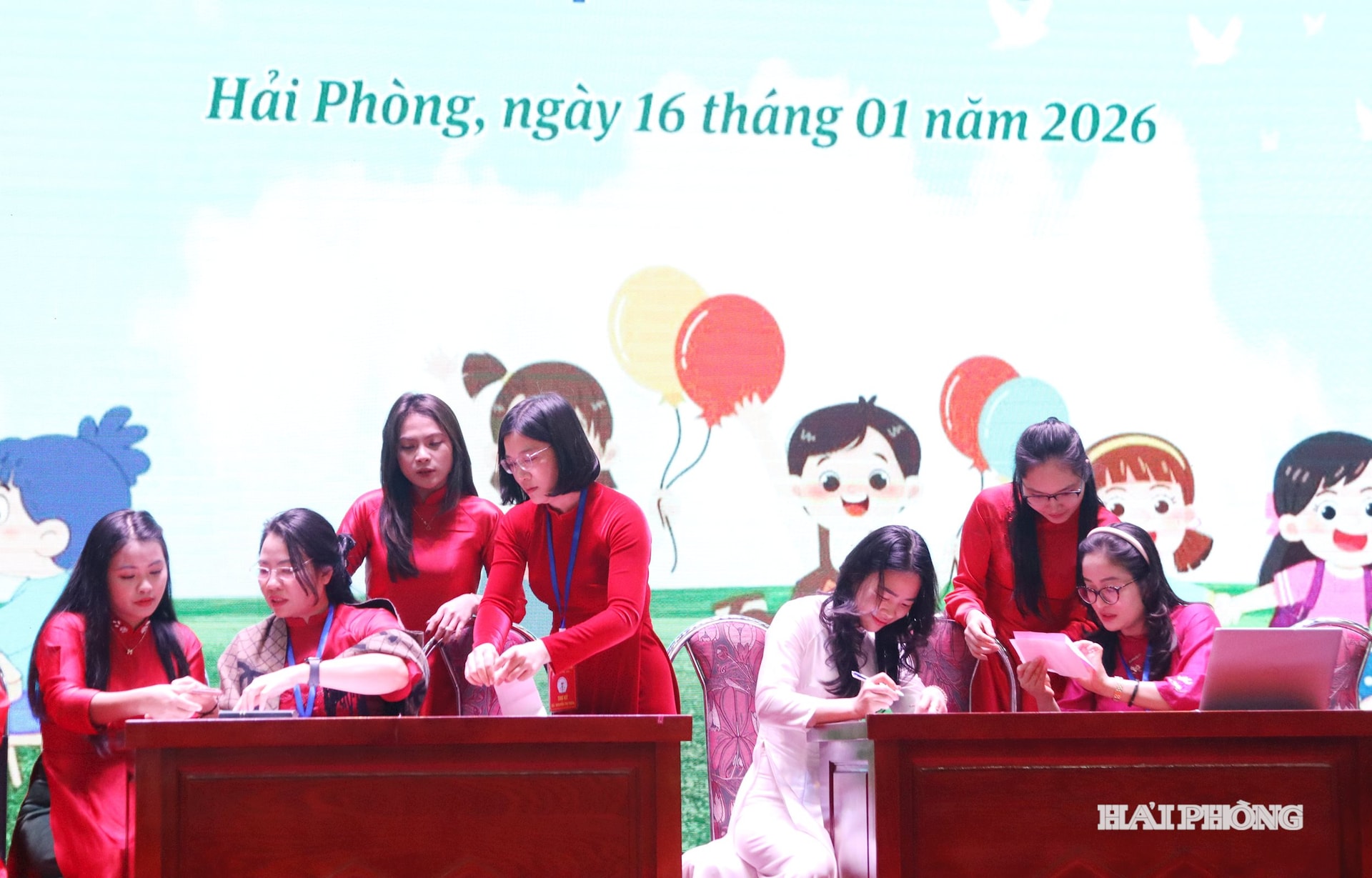 hoi-thi1(1).jpg