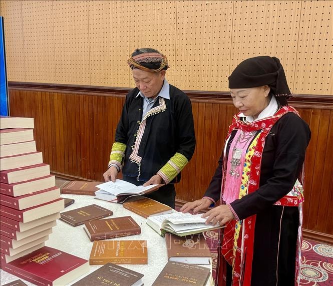 van-hoa-van-nghe-dan-gian.jpg