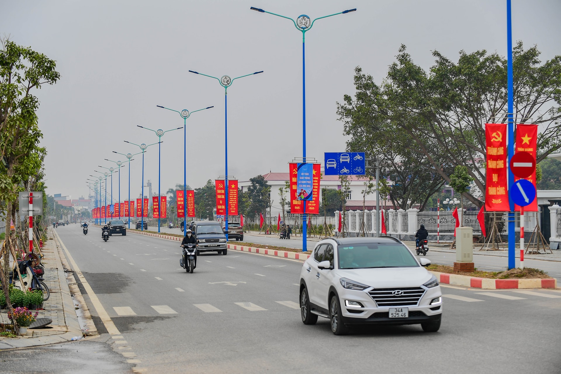 Ảnh trang trong báo in: Đường Vũ Công Đán là một trong những tuyến đường mới kết nối nhiều khu vực, các dự án quy hoạch phát triển xung quanh. Ảnh: THÀNH CHUNG
