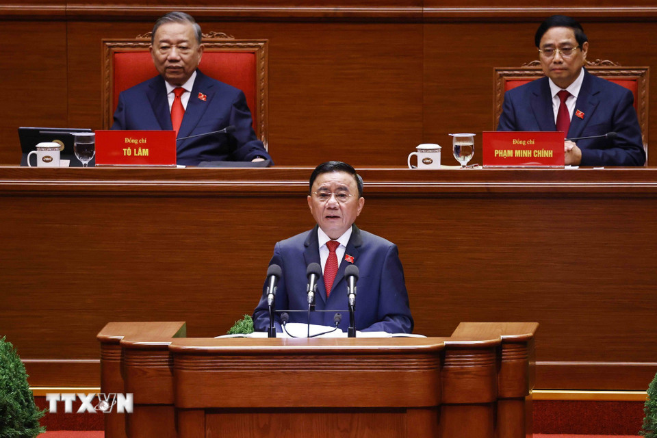 Đồng chí Trần Cẩm Tú, Ủy viên Bộ Chính trị, Thường trực Ban Bí thư thay mặt Đoàn Chủ tịch tuyên bố lý do, giới thiệu đại biểu và khách mời của Đại hội. (Ảnh: TTXVN)
