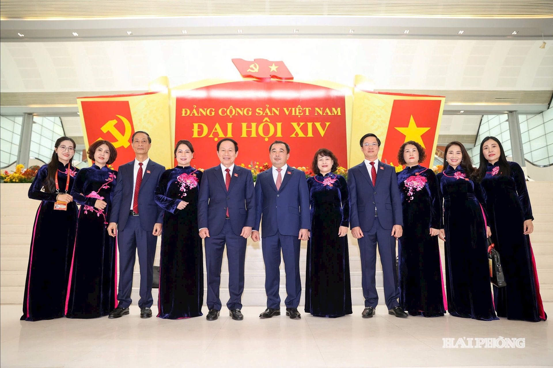 Đoàn đại biểu Đảng bộ thành phố Hải Phòng dự Đại hội. Ảnh: LÊ DŨNG