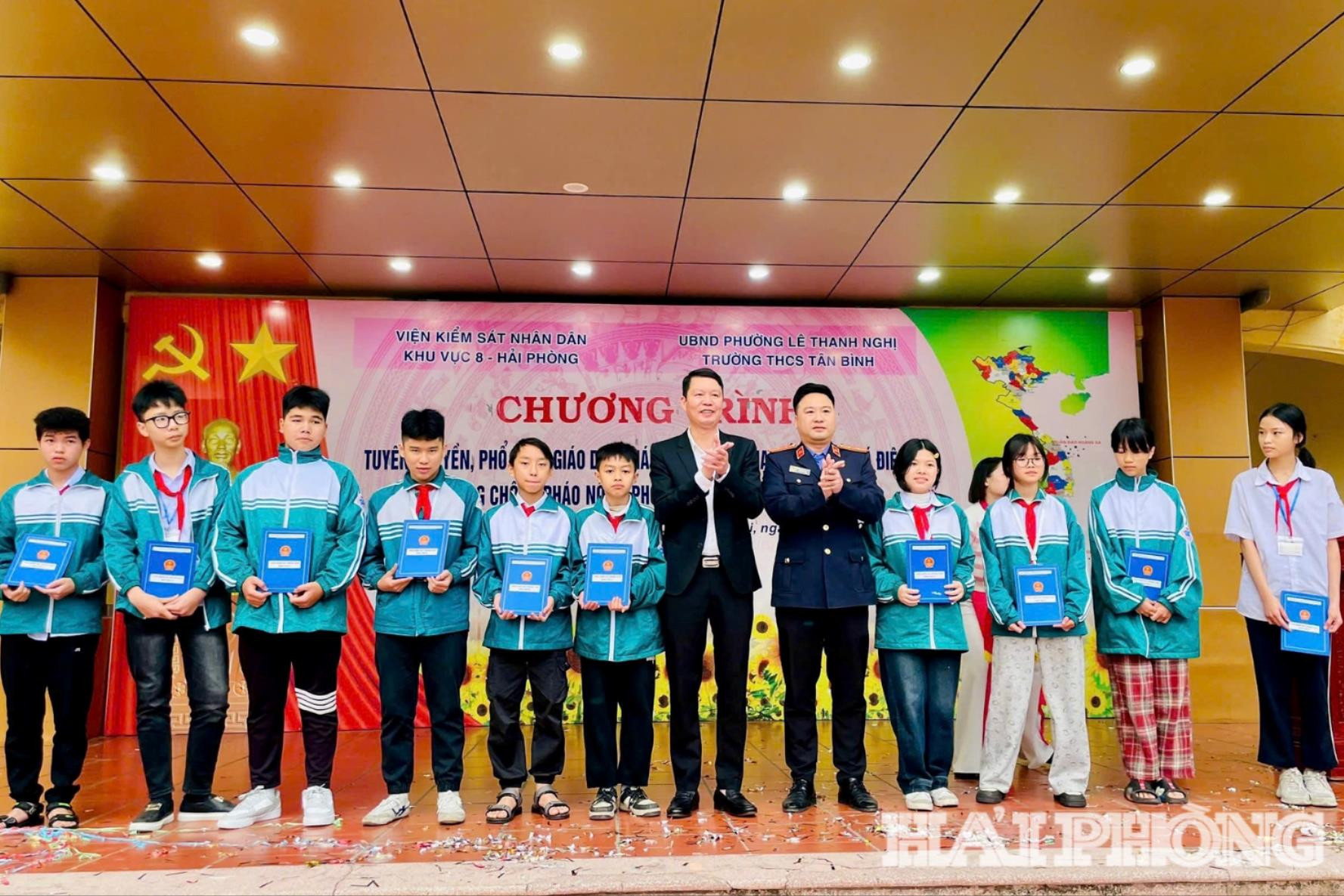 tuyen-truyen-3-.jpg