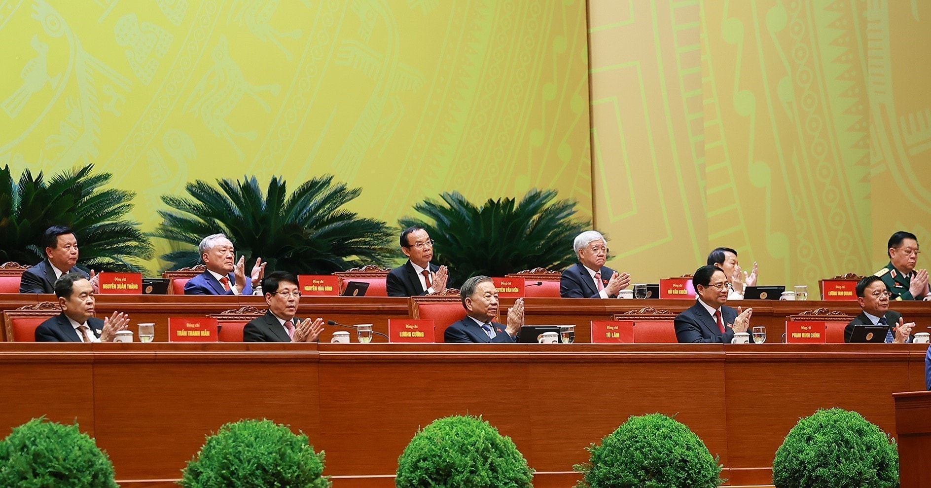 dai-hoi-dang-xiv-phien-thao-luan-tai-hoi-truong-ve-cac-van-kien-dai-hoi-50.jpg
