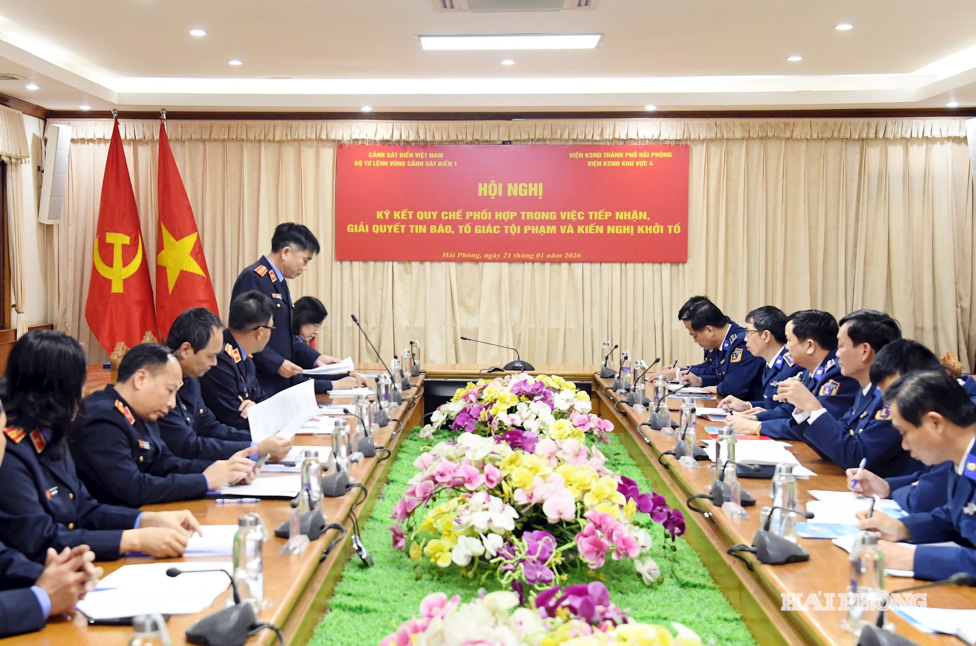 Quang cảnh hội ngh