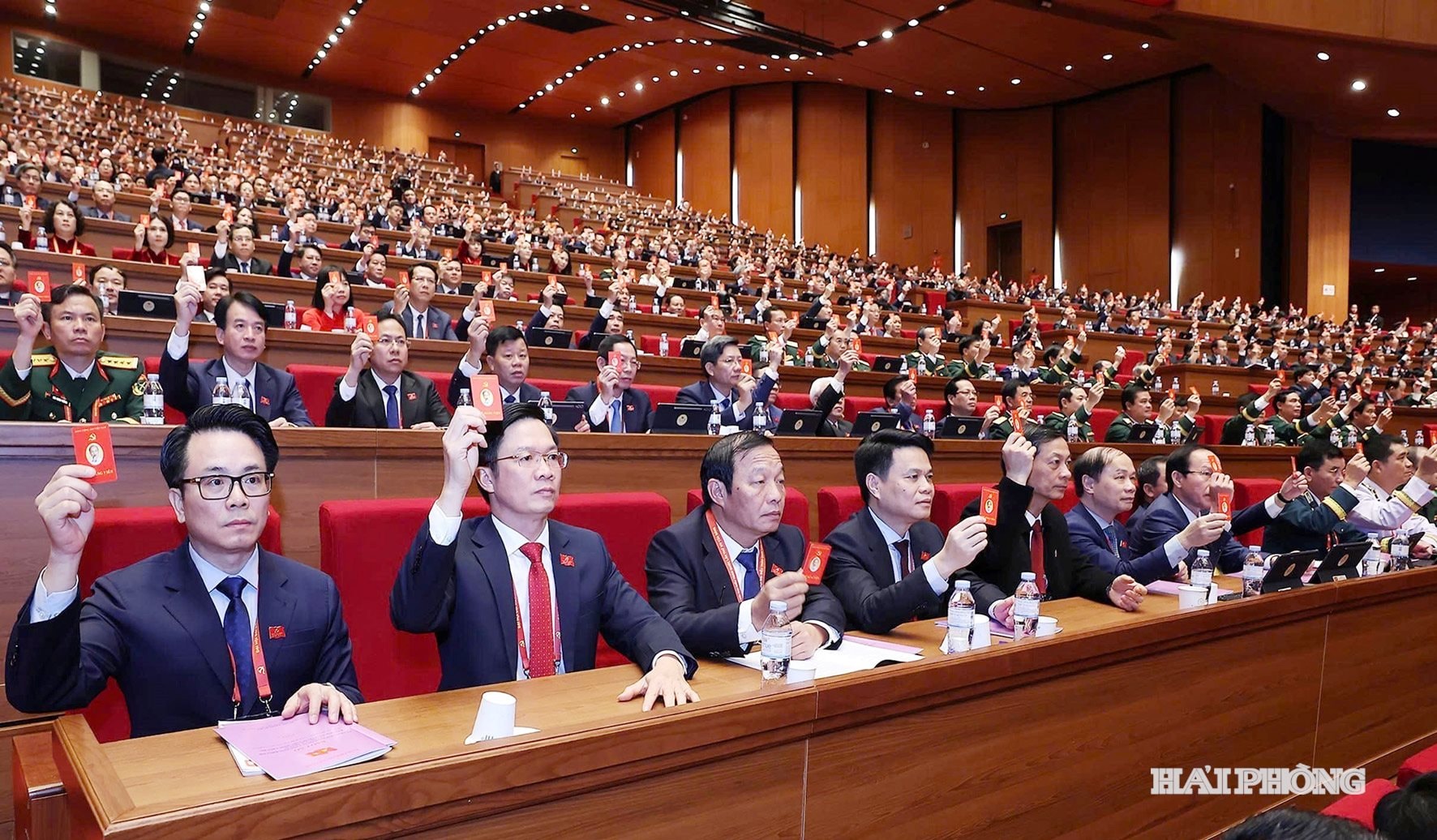 Biểu quyết thông qua số lượng Ủy viên Trung ương Đoàn đại biểu Hải Phòng biểu quyết thông qua số lượng Ủy viên Ban Chấp hành Trung ương